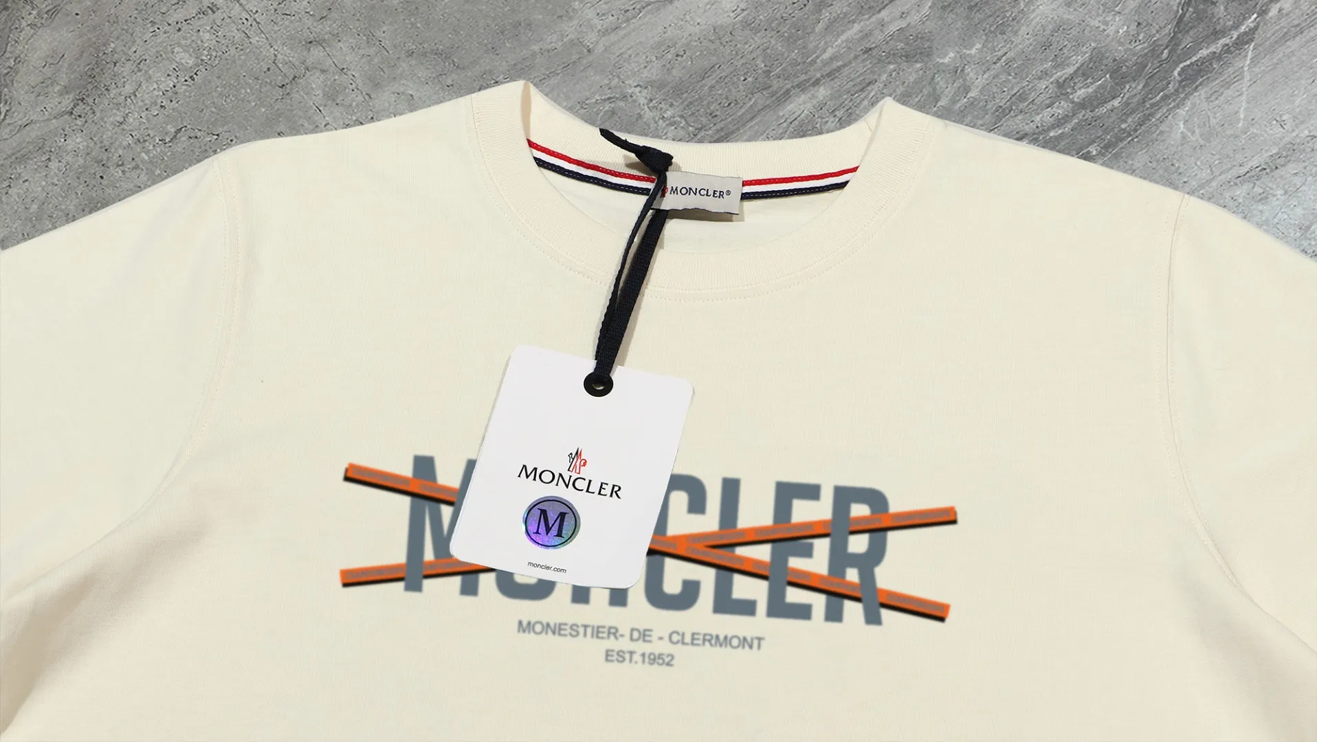 《Moncler~ 》2025New Arrival Quality T , Versatile Quality ！ ‼ 32 250G ‼ ， ， ， ， T 🤪 Sizes：S-M-L-XL-2XL ：Black，White， Same Style